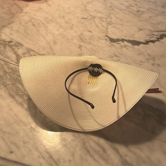 Gorgeous fascinator for the Kentucky Derby or Derby Party!